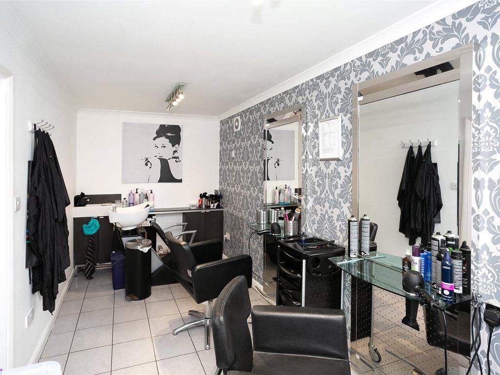 Farm Way, Bushey